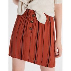 Spódnica mini z guzikami - Brązowy. Spódnice damskie Cropp. W wyprzedaży za 29.99 zł.