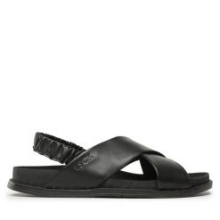 Sandały Lasocki. Czarne sandały damskie Lasocki, bez wzorów, bez obcasa, na płaskiej podeszwie, bez zapięcia. Za 179.99 zł.