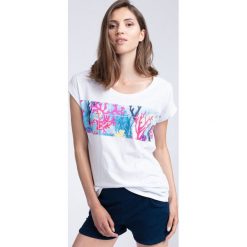 T-shirt damski TSD451 - biały. Białe t-shirty damskie 4f, z nadrukiem, z bawełny. Za 49.99 zł.