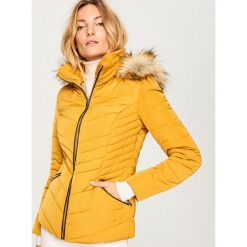 Pikowana kurtka z kapturem - Żółty. Żółte kurtki damskie Reserved. Za 229.99 zł.