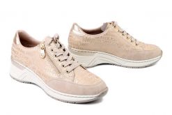 RIEKER N4316-62 beige, półbuty damskie. Brązowe półbuty damskie Rieker, bez wzorów, bez obcasa, na koturnie, bez zapięcia. Za 349.90 zł.