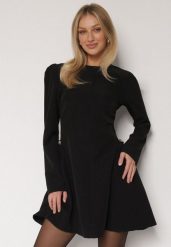 Czarna Rozkloszowana Sukienka Ozdobiona Metaliczną Aplikacją Eleslie. Czarne sukienki damskie Born2be, na imprezę, m, z aplikacjami, eleganckie, bez kołnierzyka, bez ramiączek, rozkloszowane. Za 149.99 zł.