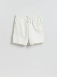 Szorty regular fit - złamana biel. Szorty męskie Reserved, l, bez wzorów, z dzianiny. Za 99.99 zł.