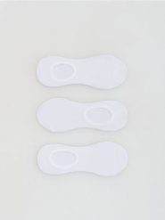Skarpetki stopki 3 pack - biały. Białe skarpety damskie Reserved, bez wzorów. Za 39.99 zł.