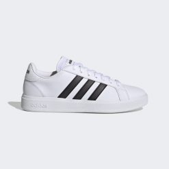 Grand Court TD Lifestyle Court Casual Shoes. Białe obuwie sportowe damskie Adidas, bez wzorów, z materiału, trekkingowe. W wyprzedaży za 191.20 zł.