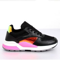 Buty sportowe czarne LV73P Black. Czarne obuwie sportowe damskie ButyModne, bez wzorów, z materiału, Adidas Advantage. W wyprzedaży za 107.27 zł.