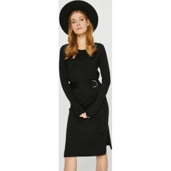 Vero Moda - Sukienka. Czarne sukienki damskie Vero Moda, z dzianiny, casualowe, z okrągłym kołnierzem, z długim rękawem. W wyprzedaży za 139.90 zł.
