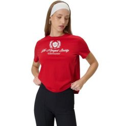 Koszulka damska 4F - krótki rękaw, dopasowany krój, miękki jersey. Czerwone t-shirty damskie 4f, m, bez wzorów, z bawełny, klasyczne, bez kołnierzyka. Za 59.99 zł.