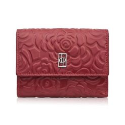 Portfel damski skórzany czerwony w orientacji poziomej RFID Paolo Peruzzi AL-15-RD. Czerwone portfele damskie Paolo Peruzzi, z aplikacjami, ze skóry. Za 79.00 zł.