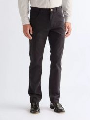 MĘSKIE SPODNIE WRANGLER GREENSBORO CAVIAR 112378466. Spodnie materiałowe męskie Wrangler, l, bez wzorów, z materiału. Za 219.99 zł.