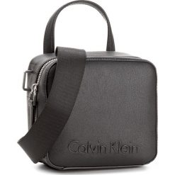 Torebka CALVIN KLEIN - Edge Seasonal Small K60K604002 001. Czarne torebki do ręki damskie marki Calvin Klein. W wyprzedaży za 309.00 zł.