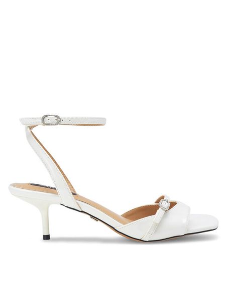 Nine West Sandały BYCCC02 Biały. Białe sandały damskie Nine West, bez wzorów, ze skóry, bez obcasa, na szpilce, bez zapięcia. Za 229.99 zł.