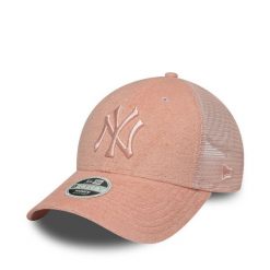 Czapka z daszkiem New Era. Czerwone czapki i kapelusze damskie New Era, bez wzorów. Za 119.99 zł.
