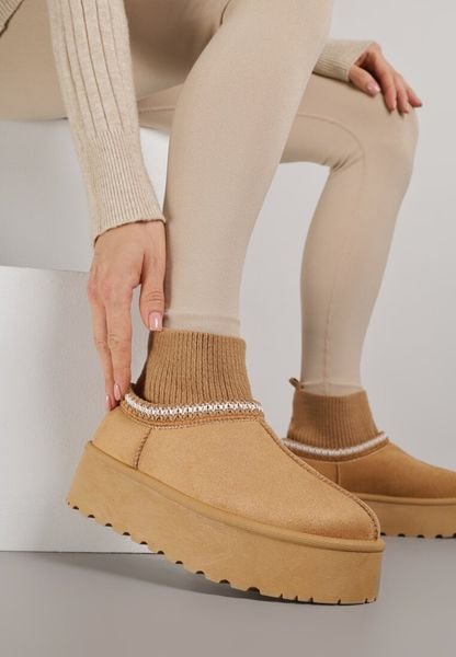 Jasnobrązowe Śniegowce VICES na Grubej Podeszwie z Haftem i Skarpetkową Cholewką Enantia. Brązowe śniegowce i trapery damskie Born2be, z jeansu. Za 74.99 zł.