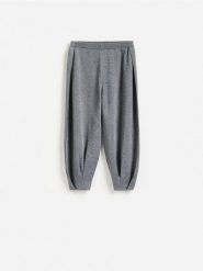 Spodnie barrel leg - ciemnoszary. Szare spodnie materiałowe damskie Reserved, l, bez wzorów, z dzianiny. Za 139.99 zł.
