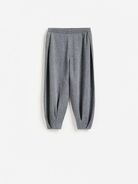 Spodnie barrel leg - ciemnoszary. Szare spodnie materiałowe damskie Reserved, l, bez wzorów, z dzianiny. Za 139.99 zł.