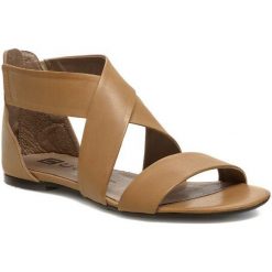 Sandały NESSI - 24101 Camel 51. Klapki damskie Nessi. W wyprzedaży za 199.00 zł.