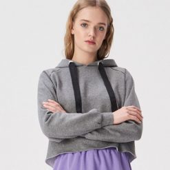 Bluza z raglanowymi rękawami - Szary. Bluzy damskie Sinsay. Za 39.99 zł.
