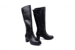 RIEKER 77684-00 black, kozaki damskie. Czarne kozaki damskie Rieker, bez obcasa, na obcasie. Za 475.92 zł.