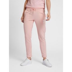 Damskie spodnie dresowe Hummel Noni 2.0. Białe spodnie dresowe damskie Hummel, xs, bez wzorów, z dresówki. Za 127.50 zł.