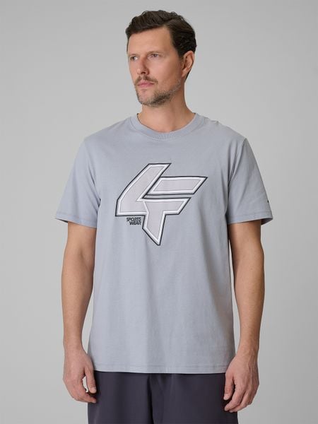 4F T-shirt regular z nadrukiem męski - szara XL. Szare t-shirty męskie 4f, m, bez wzorów, z materiału, klasyczne, bez kołnierzyka. Za 69.99 zł.