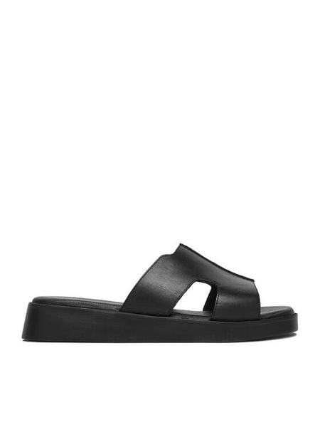 Lasocki Klapki CEO-WI16-KIMBALLY-04 Czarny. Czarne klapki damskie Lasocki, bez wzorów, ze skóry, bez obcasa. Za 149.99 zł.