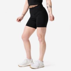 Spodenki do treningu siłowego damskie Domyos. Czarne szorty sportowe damskie DOMYOS, m, bez wzorów, z elastanu, z podwyższonym stanem, na fitness i siłownię. Za 119.99 zł.