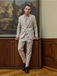Koszula slim fit z domieszką lnu - beżowy. Brązowe koszule męskie Reserved, l, bez wzorów, z wiskozy, bez kołnierzyka, bez ramiączek. W wyprzedaży za 89.99 zł.