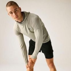 Męska bluza z kapturem do biegania Sprint City. Brązowe bluzy męskie Dare 2b, m, bez wzorów, z elastanu, z kapturem. W wyprzedaży za 169.99 zł.