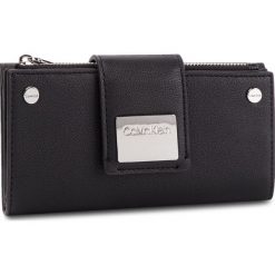 Duży Portfel Damski CALVIN KLEIN - Ck Lock Lrg Trifold K60K605099 001. Portfele damskie marki Calvin Klein. Za 339.00 zł.