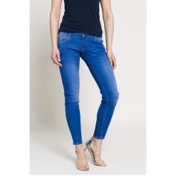 Guess Jeans - Jeansy. Jeansy damskie marki Guess Jeans. W wyprzedaży za 239.90 zł.