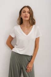 T-SHIRT KLARA MODAL ECRU M - Flawless. T-shirty damskie Flawless, m, bez wzorów, z elastanu, klasyczne, bez kołnierzyka. Za 190.00 zł.