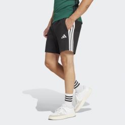 Spodenki męskie ADIDAS bawełniane z kieszeniami. Szorty męskie Adidas, l, bez wzorów, z bawełny. Za 159.99 zł.