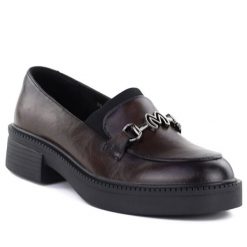 Skórzane lordsy damskie mokasyny na grubej podeszwie brązowe Vinceza 39985. Brązowe mokasyny damskie VINCEZA, z aplikacjami, ze skóry, eleganckie, bez obcasa, bez zapięcia. Za 169.99 zł.