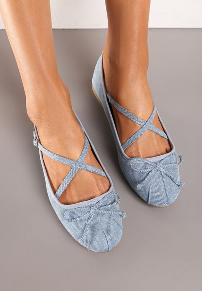 Niebieskie Balerinki z Ozdobnymi Paskami na Sprzączkę i Kokardką Zrisa. Niebieskie baleriny damskie Renee, bez wzorów, z jeansu, biznesowe, bez obcasa, na płaskiej podeszwie. Za 69.99 zł.
