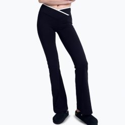 Spodnie do jogi damskie JOYINME Dual Essence Flare. Czarne obuwie sportowe damskie Joy in me, bez wzorów, na fitness i siłownię. Za 229.99 zł.