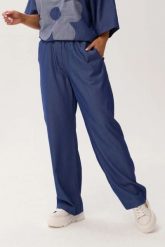 Denimowe spodnie na gumce z kieszeniami OVERSIZE PLUS SIZE XXL WIOSNA LATO. Spodnie materiałowe damskie Moda Size Plus Iwanek, l, bez wzorów, z materiału. Za 219.90 zł.