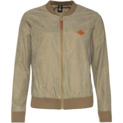 Kurtka przejściowa damska PROTEST NXG PERRE jacket. Zielone kurtki sportowe damskie Protest, bez wzorów, bez kaptura, trekkingowe. W wyprzedaży za 162.00 zł.