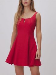 Sukienka mini z wiskozą - czerwony. Czerwone sukienki damskie Reserved, l, bez wzorów, z bawełny, bez kołnierzyka, bez ramiączek, mini, rozkloszowane. Za 159.99 zł.