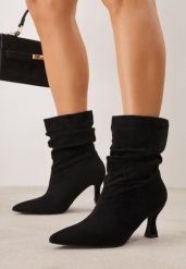 Czarne Drapowane Botki na Geometrycznej Szpilce Carisma. Czarne botki damskie Born2be, eleganckie, bez obcasa, na obcasie, bez zapięcia. Za 159.99 zł.