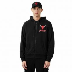 Męska kurtka sportowa New Era Chicago Bulls Czarny. Czarne kurtki męskie New Era, m, bez wzorów, z bawełny, klasyczne, z kapturem. Za 209.30 zł.