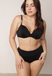 Czarne Bikini z Ozdobnym Marszczeniem Biustonosz i Majtki Typu Bokserki Peiria. Czarne bikini damskie Born2be, uniwersalny, bez wzorów. Za 99.99 zł.