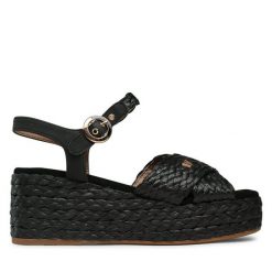 Espadryle Wrangler. Czarne sandały damskie Wrangler, bez wzorów, bez obcasa, bez zapięcia. Za 369.99 zł.