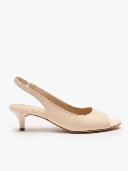 Kremowe czółenka bez pięty. Brązowe czółenka damskie Ryłko, bez wzorów, z gumy, eleganckie, z okrągłym noskiem, bez obcasa, na obcasie, bez zapięcia. Za 399.99 zł.