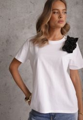 Biało-Czarny Bawełniany T-shirt o Klasycznym Kroju z Kwiatowymi Aplikacjami 3D Morgane. Białe bluzki damskie Renee, l, z aplikacjami, z bawełny, biznesowe, bez kołnierzyka. Za 59.99 zł.