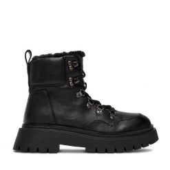 Trzewiki DeeZee. Czarne botki damskie DeeZee, bez obcasa, na płaskiej podeszwie, bez zapięcia. Za 229.99 zł.