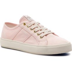 Tenisówki GANT - Zoee 18538442 Silver Pink G584. Czerwone półbuty damskie GANT, bez wzorów, z gumy, bez obcasa, na płaskiej podeszwie, bez zapięcia. W wyprzedaży za 189.00 zł.