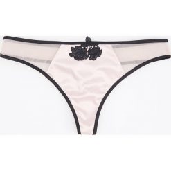 Satynowe stringi - Beżowy. Stringi damskie marki Reserved. Za 29.99 zł.
