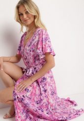 Różowa Sukienka Efiva. Czerwone sukienki damskie Born2be, bez wzorów, eleganckie, bez ramiączek, krótkie. Za 149.99 zł.