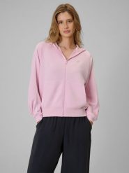 4F Bluza dresowa regular z kapturem damska - różowa XS. Czerwone bluzy damskie 4f, xs, bez wzorów, z dresówki, z kapturem. Za 179.99 zł.